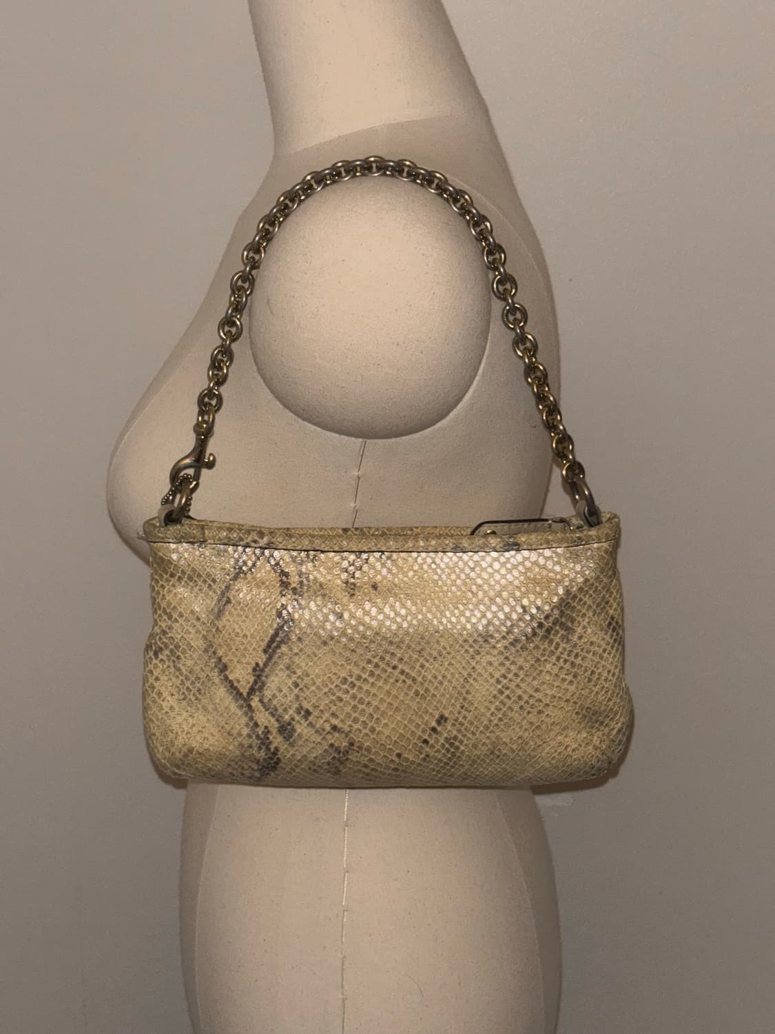 Coach vintage leather shoulder bag 상품이미지2