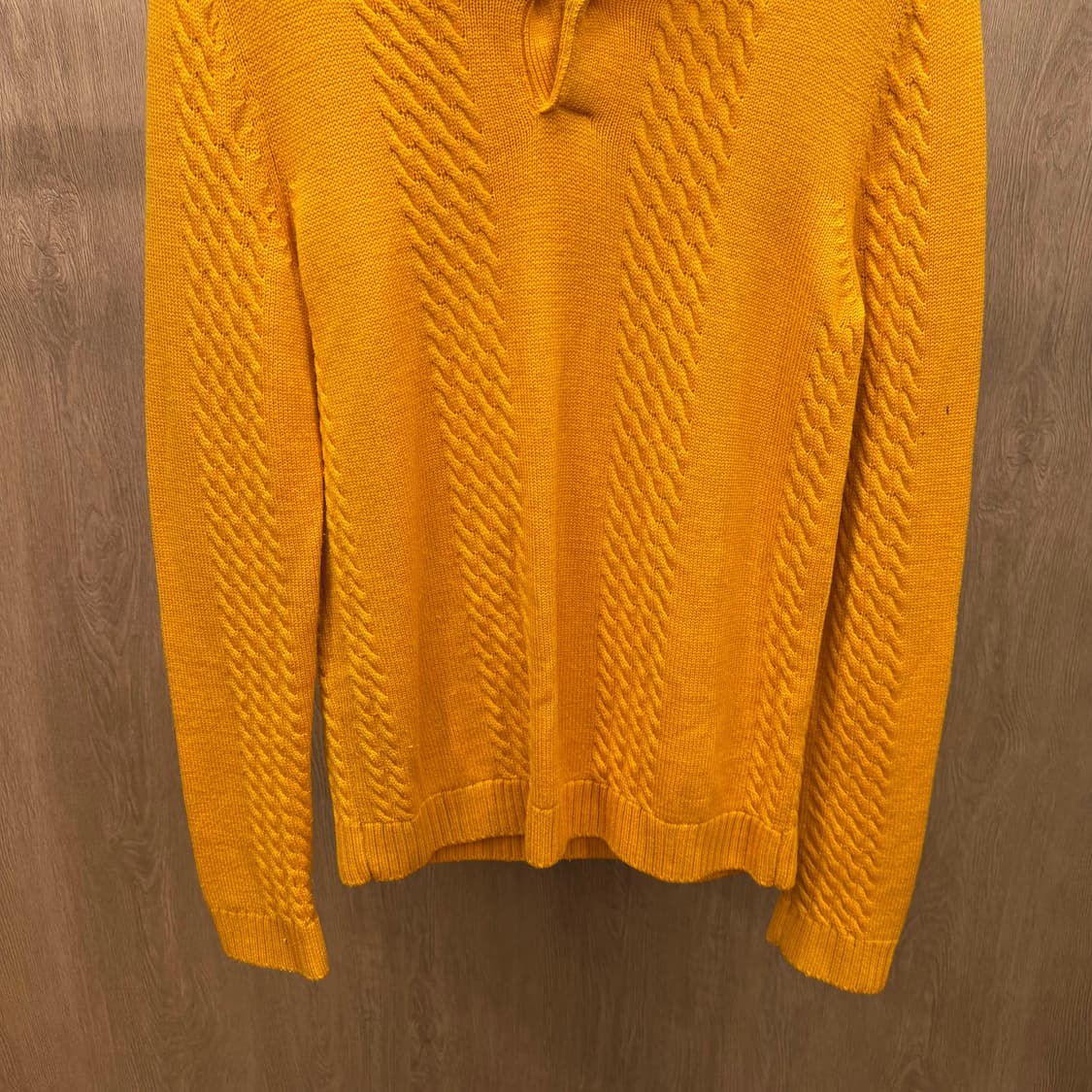 띠어리 하이넥 울 케이블 니트 하프 집업 여밈 디테일 레귤러핏 오렌지 상품이미지5