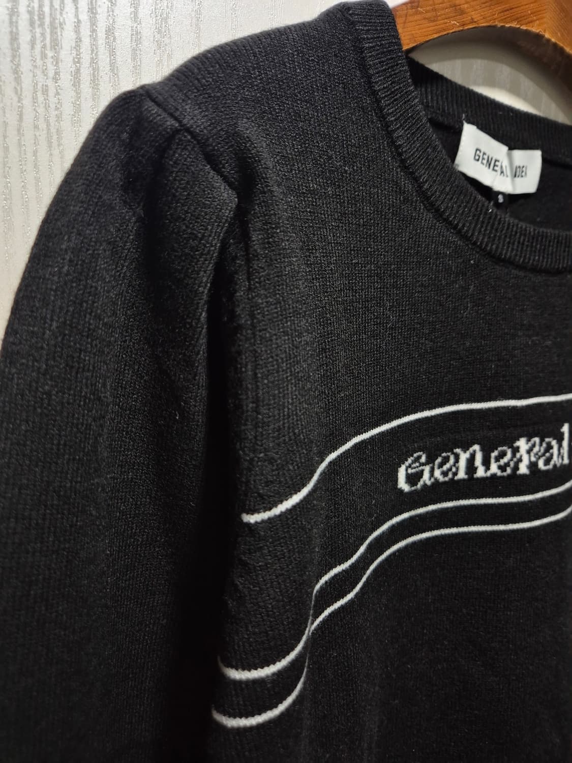 제너럴아이디어 검정 봄 니트 상품이미지3