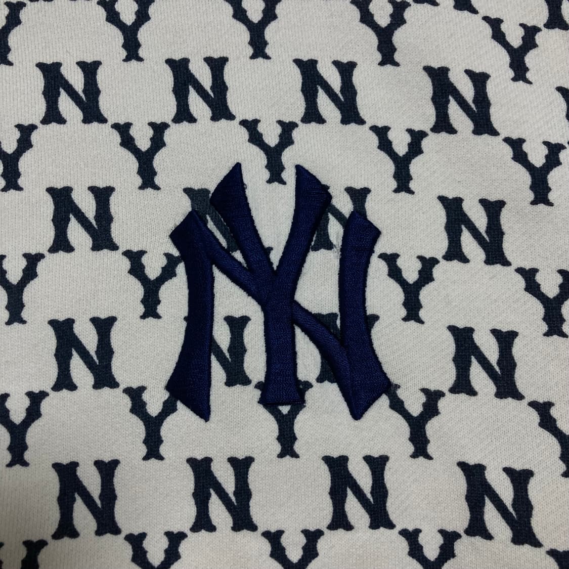 MLB 뉴욕양키스 멀티 로고 배색 맨투맨 상품이미지2