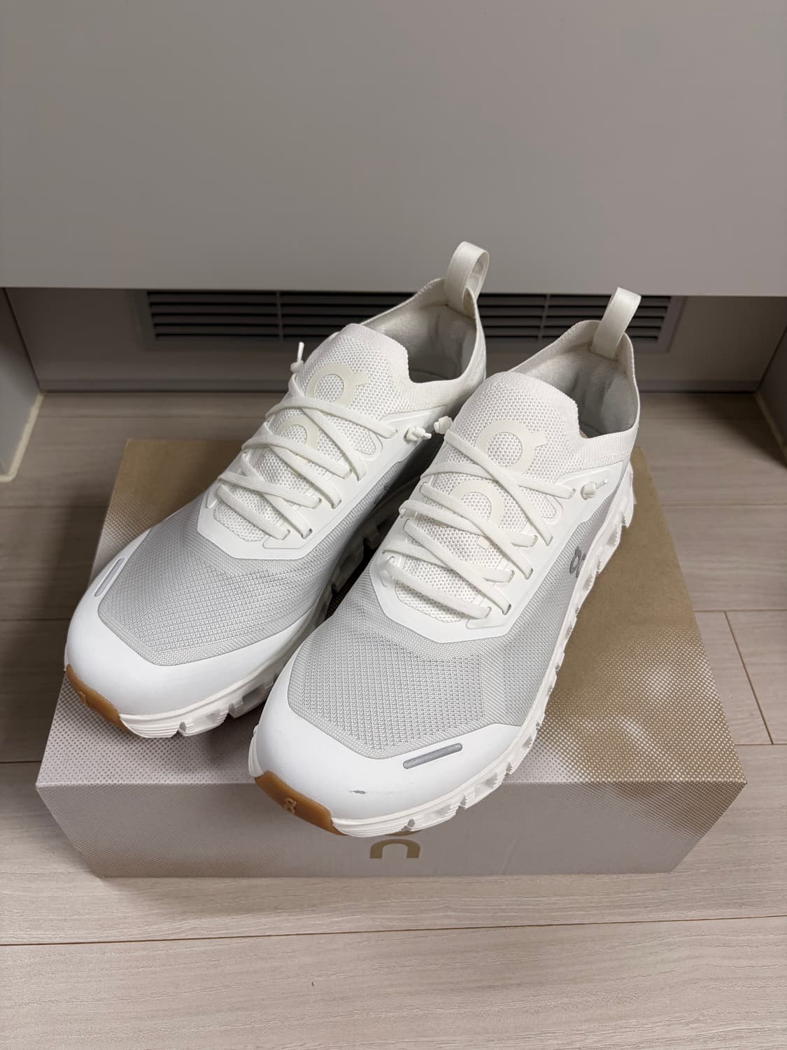 [새상품] 온러닝 Cloud 6 Versa 250사이즈 상품이미지2