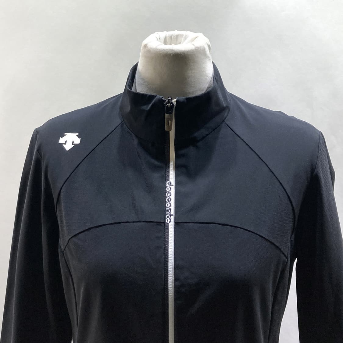 데상트 여성 러닝집업자켓 90 상품이미지2