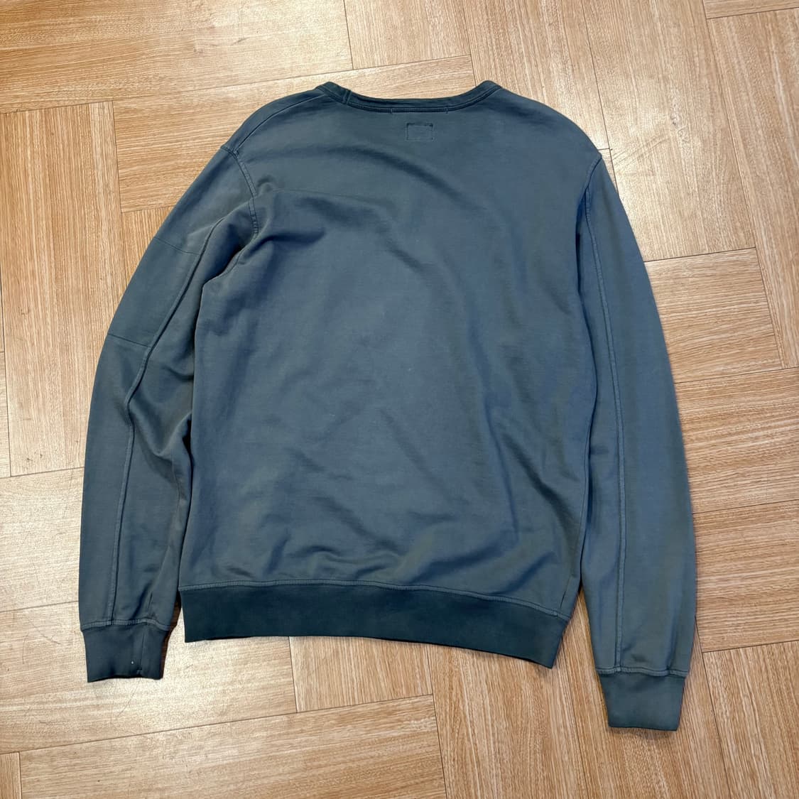 씨피컴퍼니 리 컬러 차콜 렌즈 롱슬리브 상품이미지5