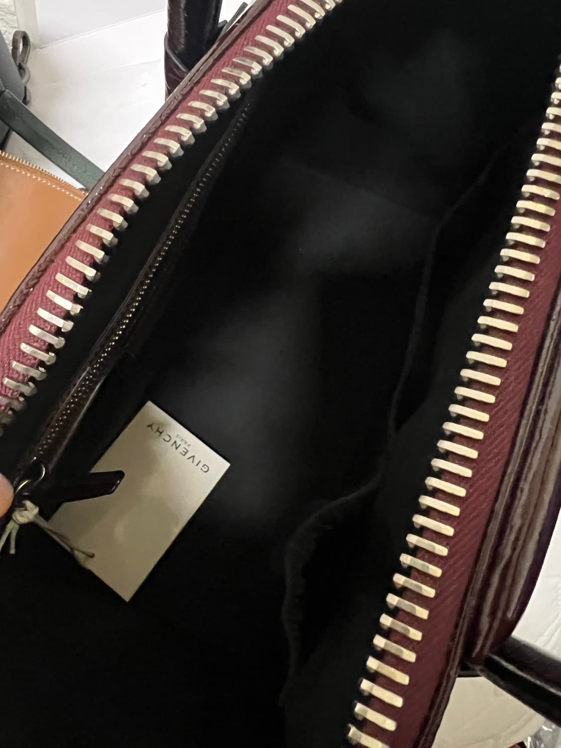 GIVENCH Burgundy Leather Antigona Bag 상품이미지6