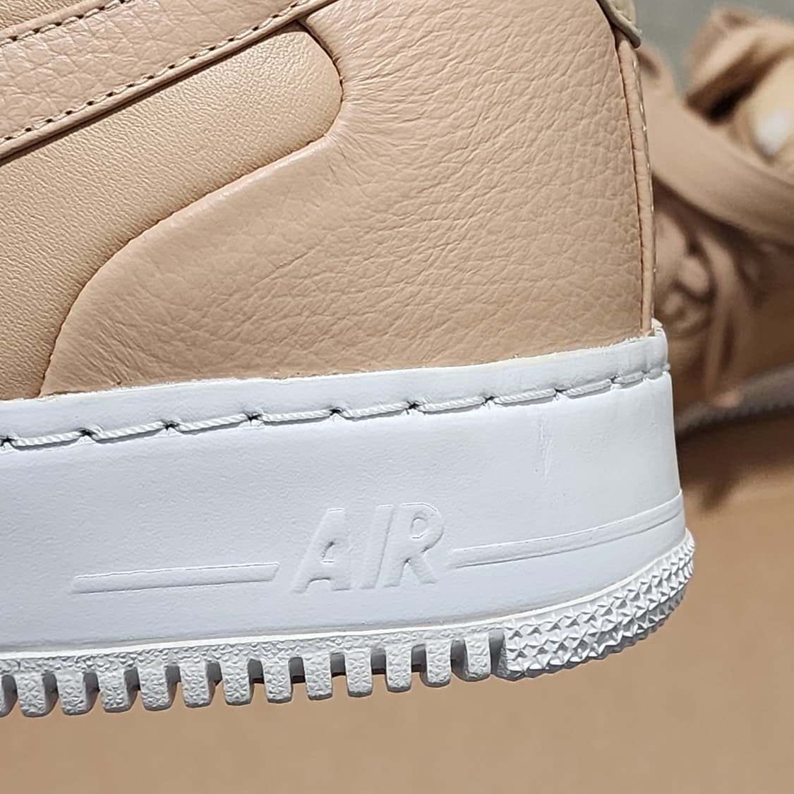 나이키랩 에어포스원 미드 바체타 탠 상품이미지3