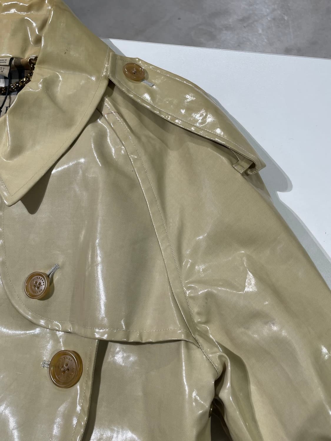 버버리 라이트 옐로우 코팅 더블 브레스티드 코트 상품이미지10