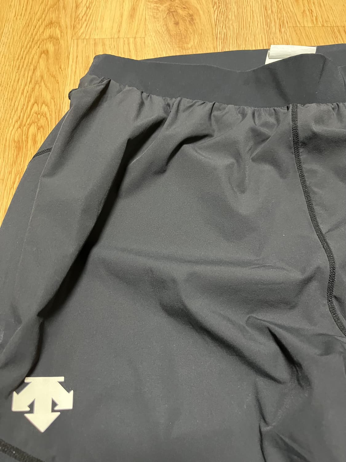 데상트 스위스트리아 트레이닝 바지 상품이미지4