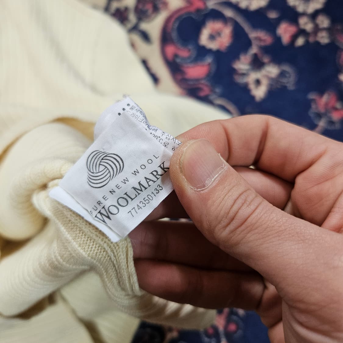 라코스테(Lacoste) 핑크 라인 버튼 넥 니트 95 상품이미지6