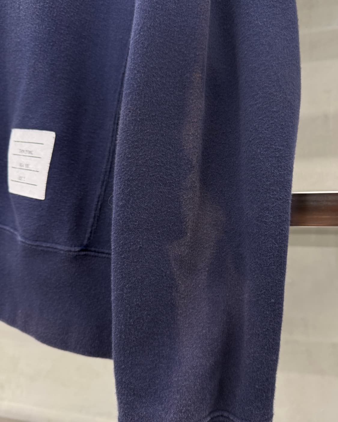 톰브라운 베이직 4-bar 스웻 맨투맨 네이비 상품이미지3