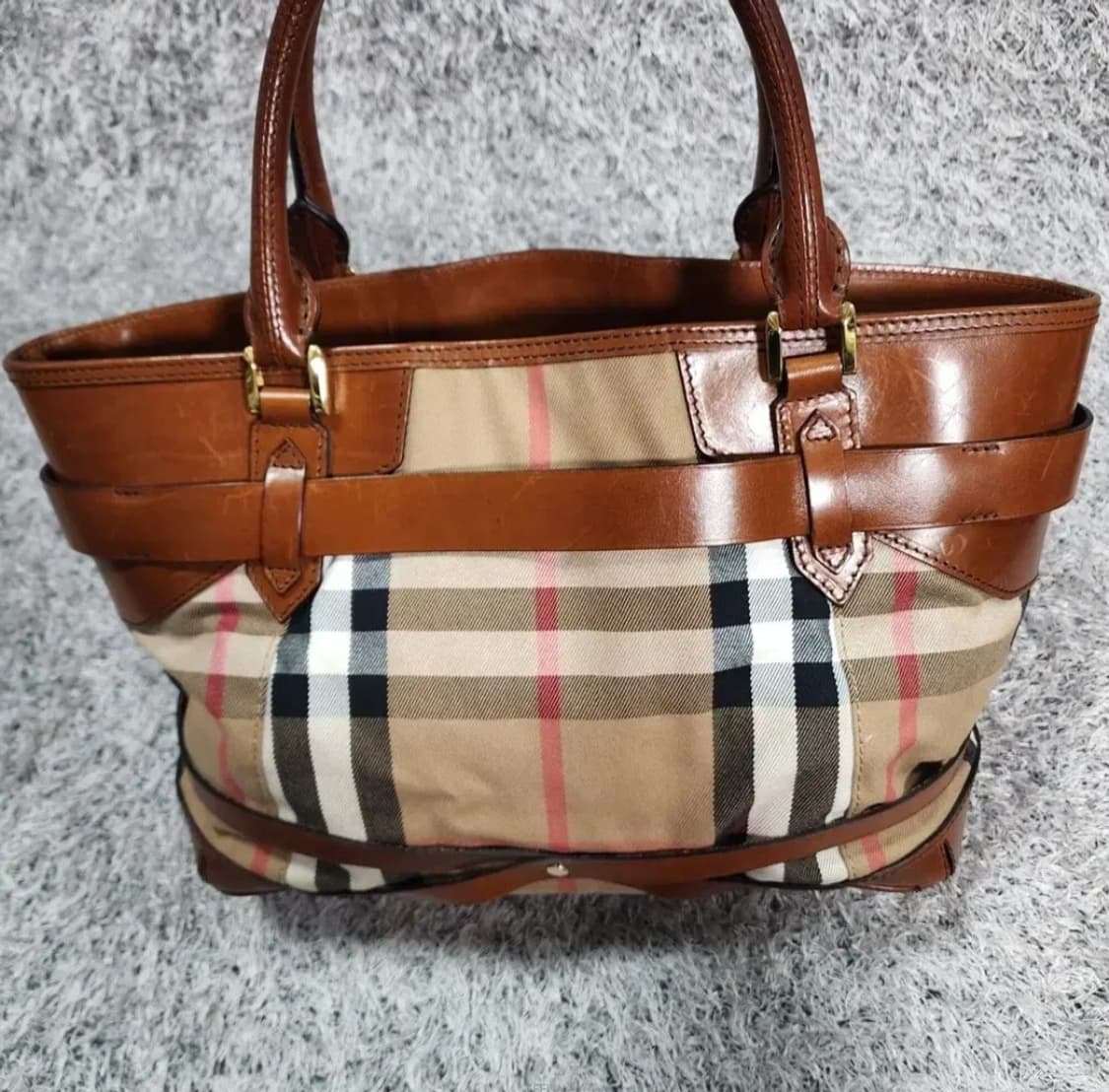 버버리 카프스헤이마켓 체크 토트백 상품이미지2