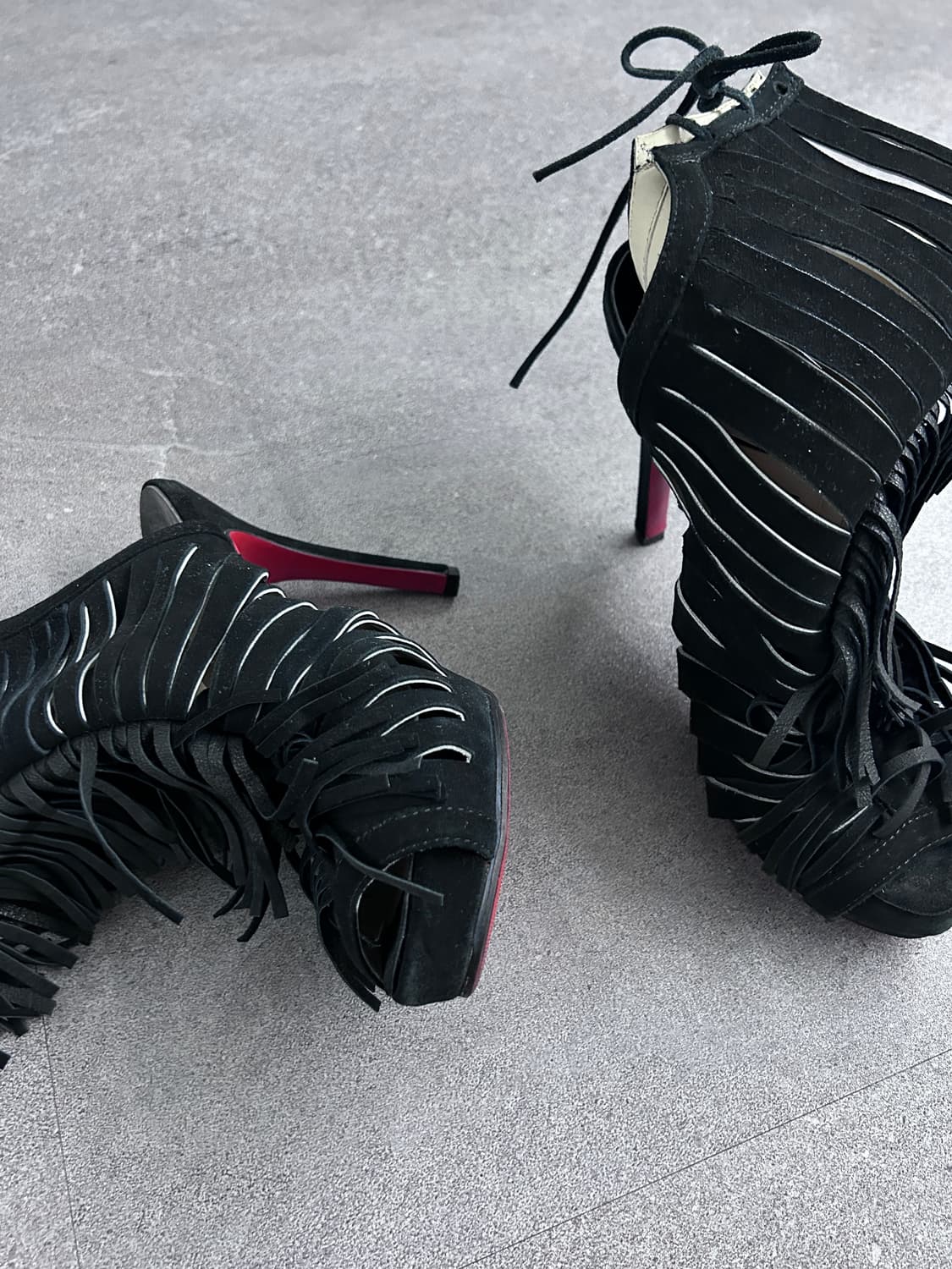 크리스찬 루부탱 프린지 오픈 토 힐 상품이미지4