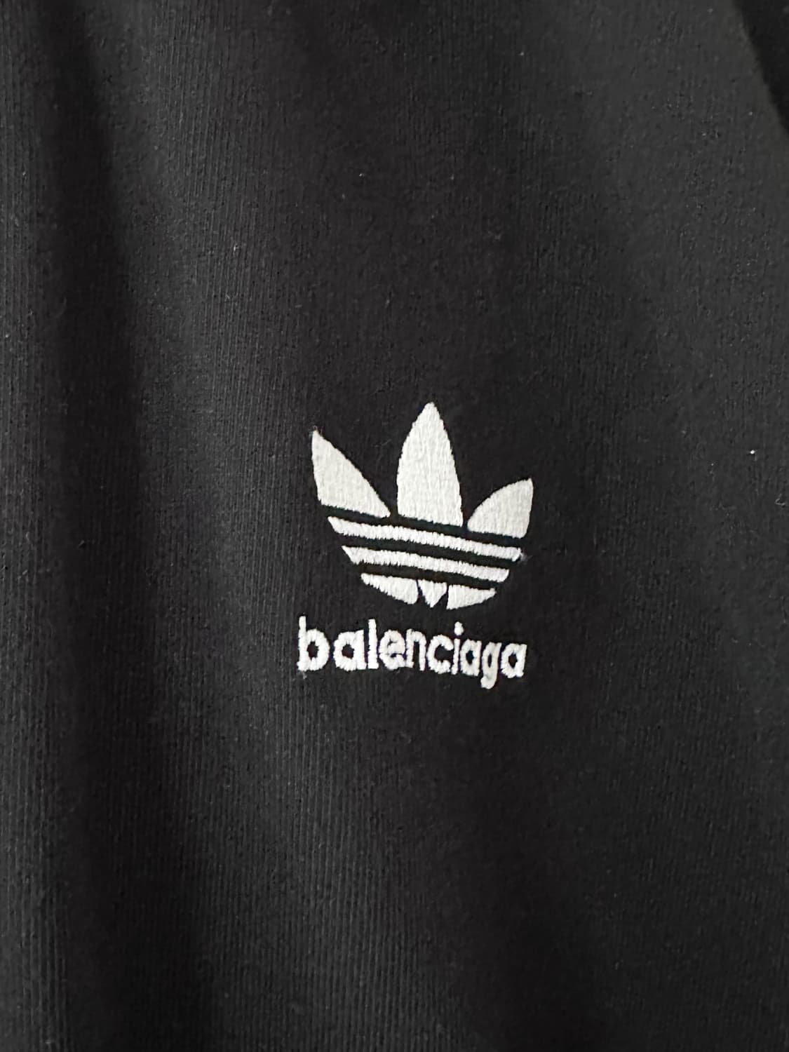 발렌시아가 x 아디다스 후드집업 상품이미지2