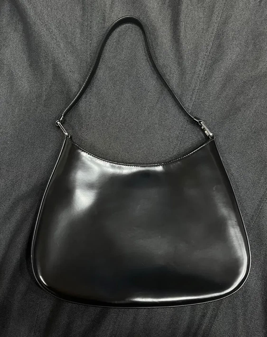 프라다 클레오 브러시드 숄더백 블랙 상품이미지4