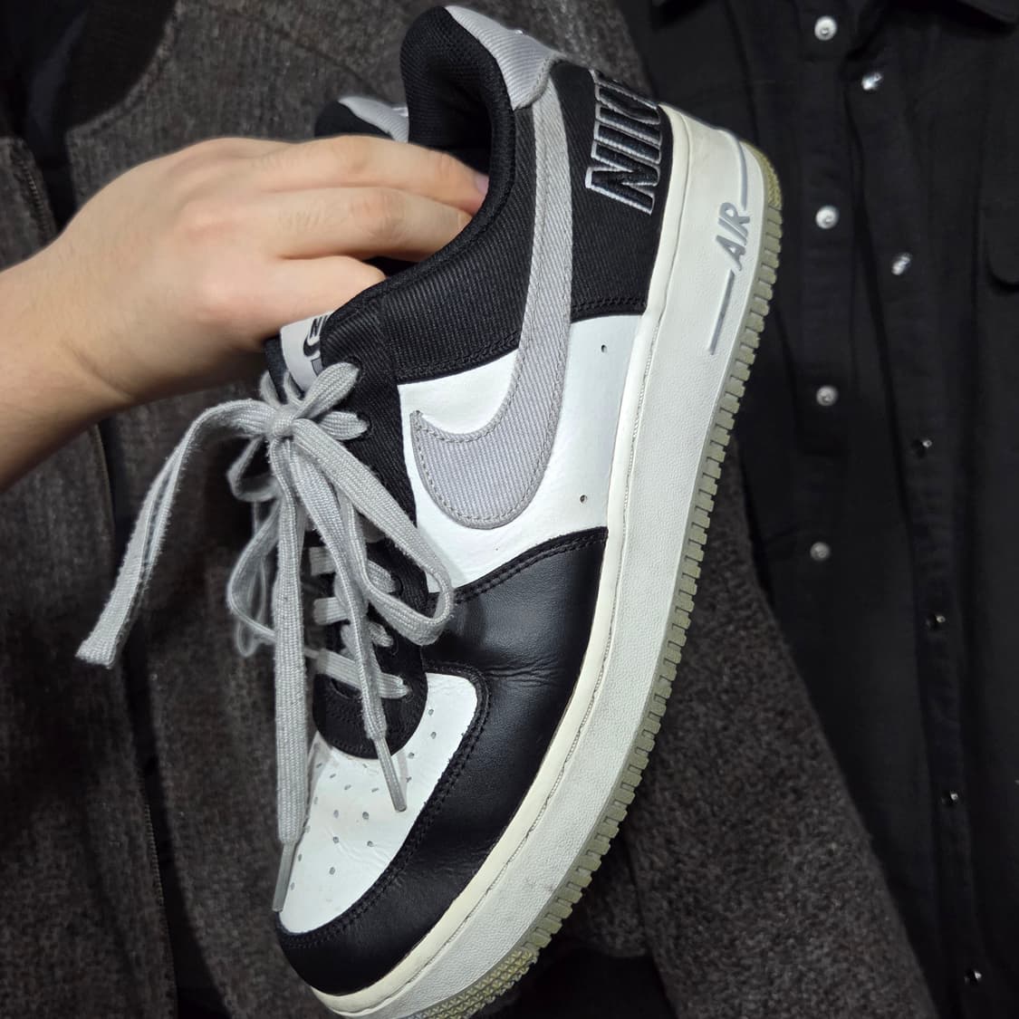 (270) 나이키 에어포스 1 '07 LV8 EMB 블랙 실버 상품이미지5