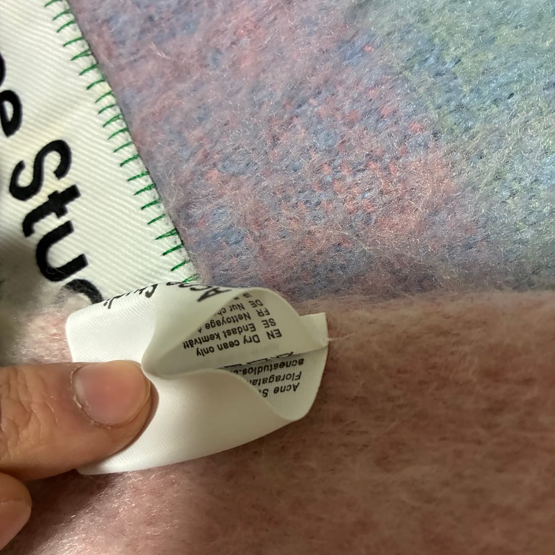 정품 아크네 스튜디오 모헤어 체크 머플러 상품이미지4