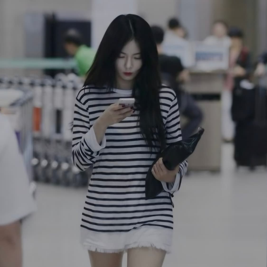 알렉산더왕 카키 스트라이프 린넨 긴팔 티셔츠 85(M) 상품이미지1