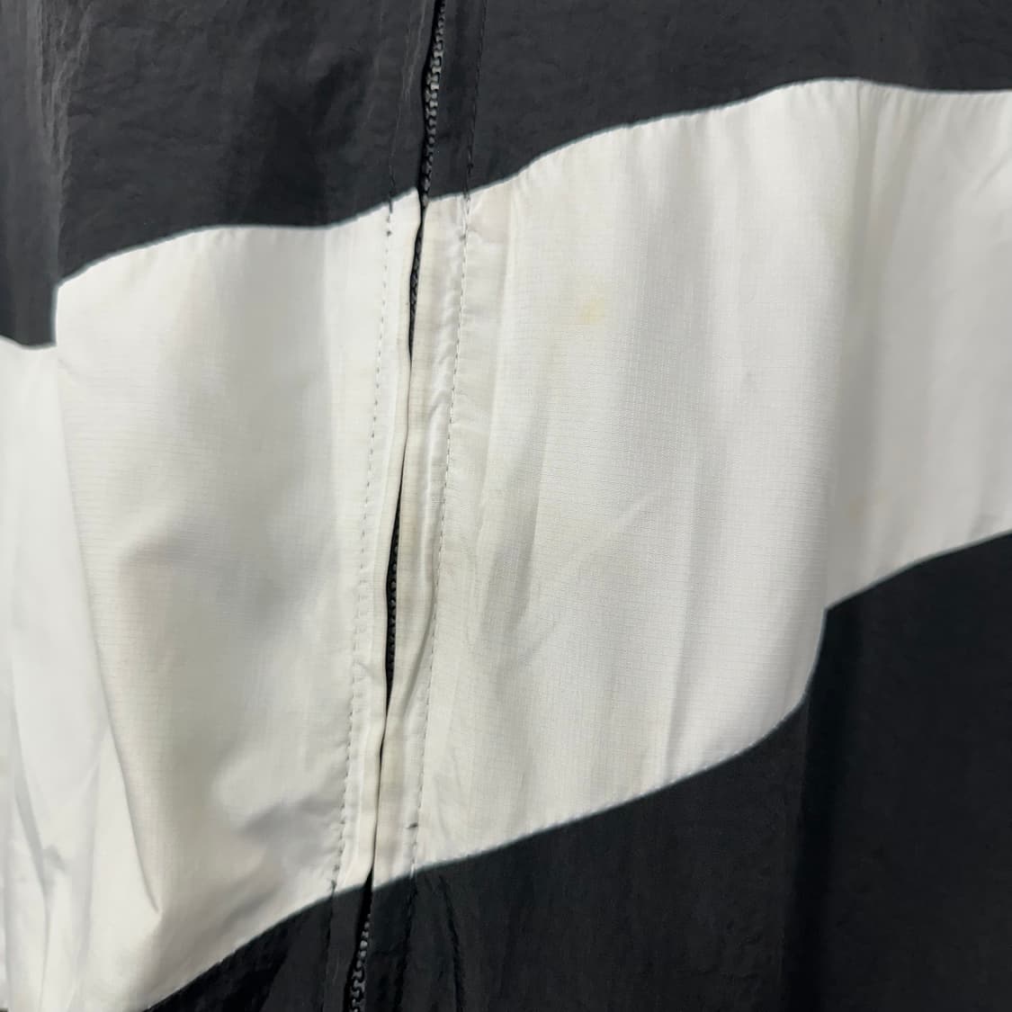 나이키 빅 스우시로고 바람막이 상품이미지4