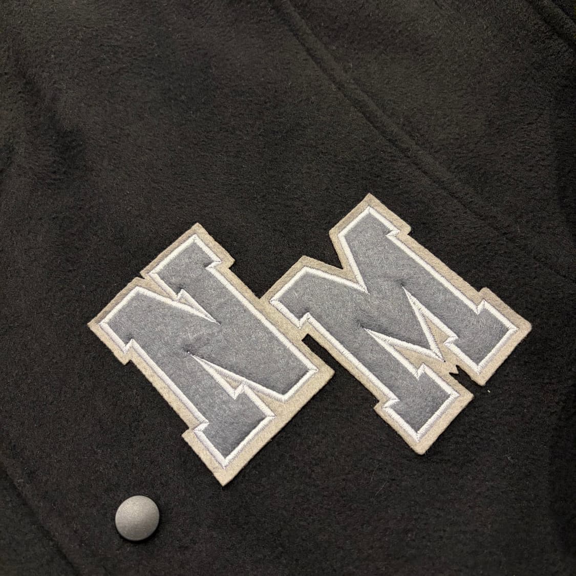 [L] 노매뉴얼 블랙 바시티 자켓 NM 로고 B388 상품이미지4