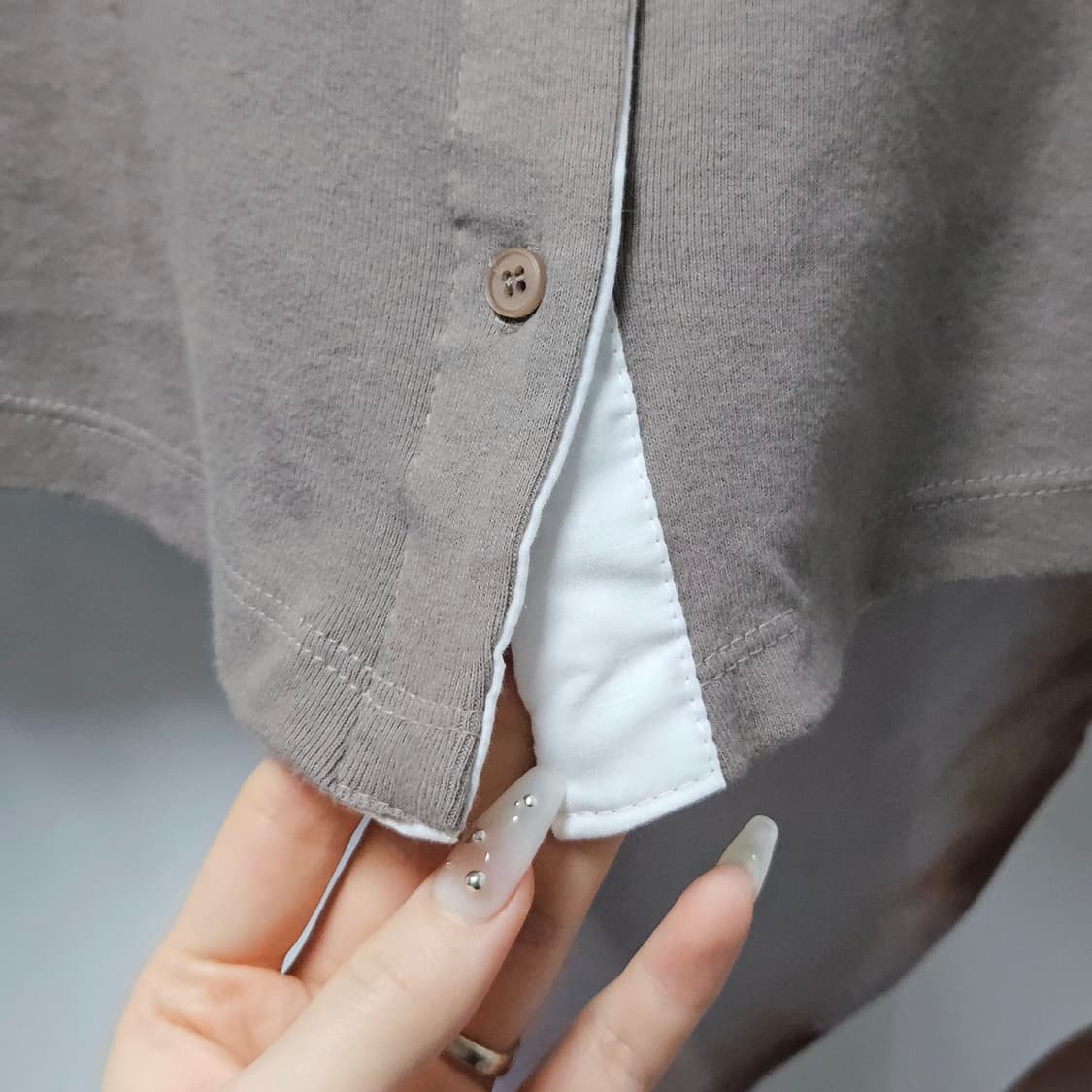 릿킴 블랙업 SLEEK 슬릭 배색 그레이지 가디건 (냉방병 살안타템) 상품이미지3