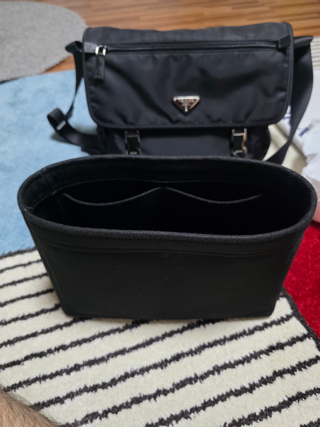 프라다 리나일론 숄더백 상품이미지2