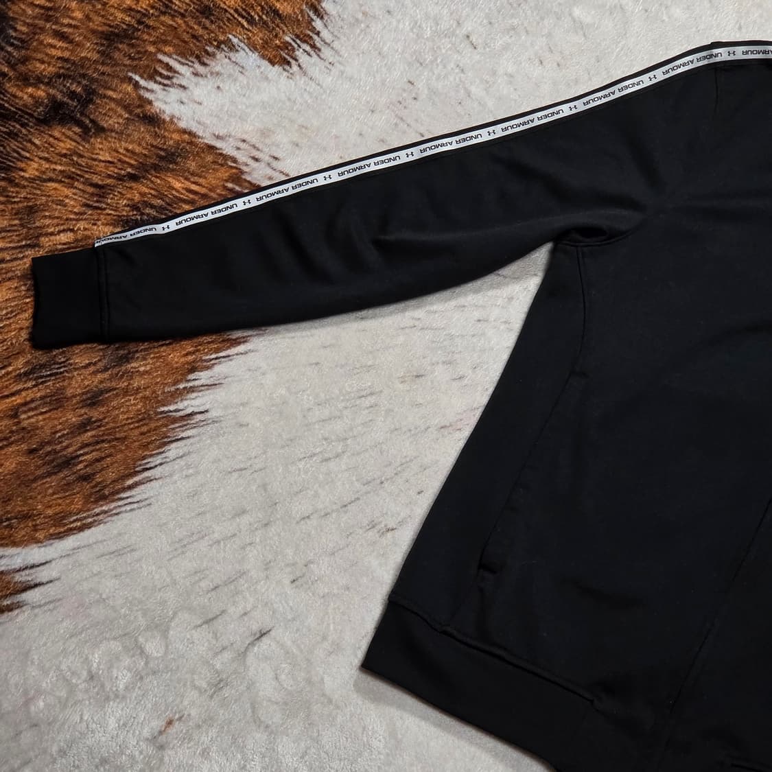 언더아머 블랙 져지 상품이미지3