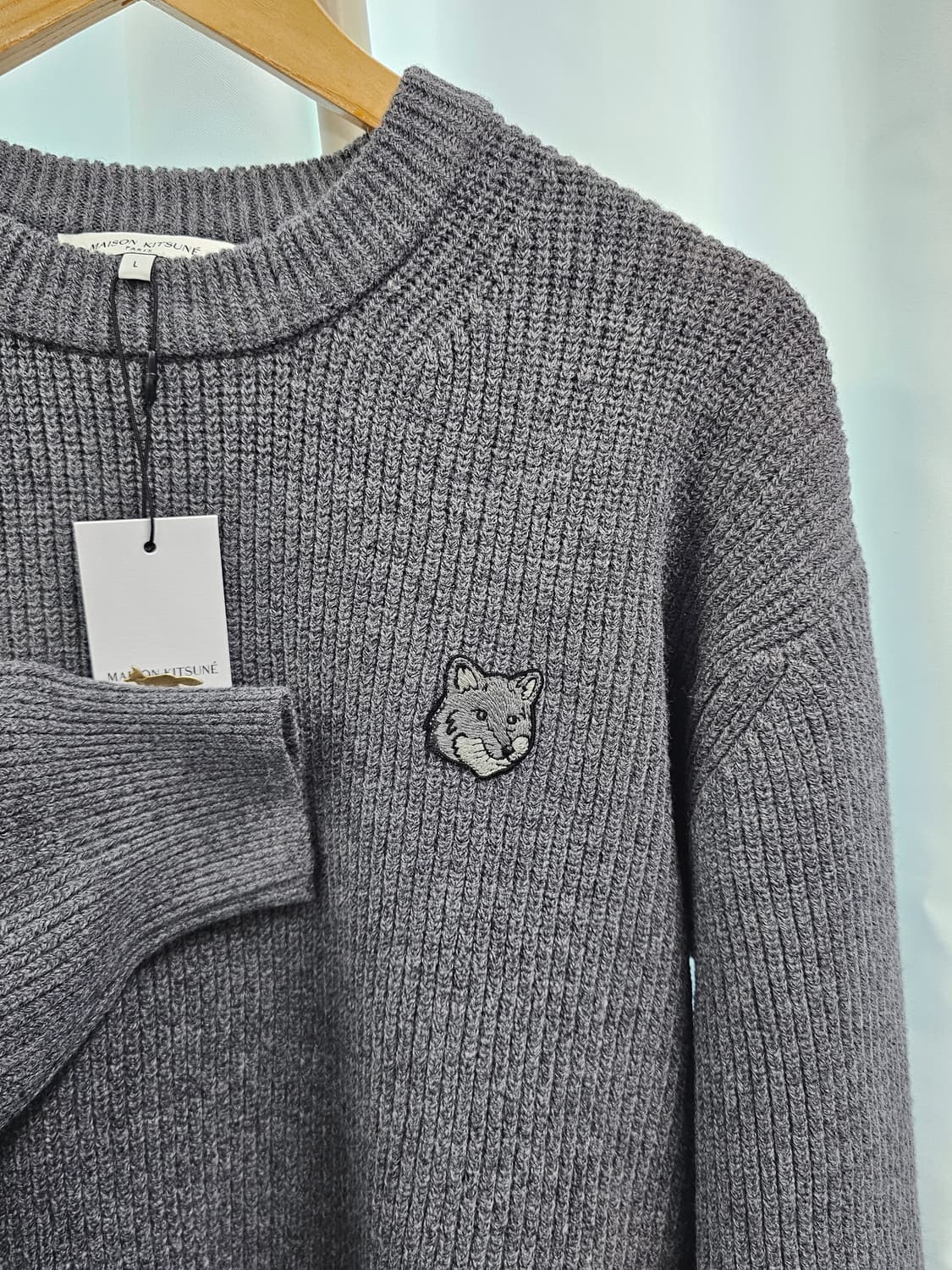 ((새상품)) 메종키츠네 퍽스 패치 스웨터 상품이미지7