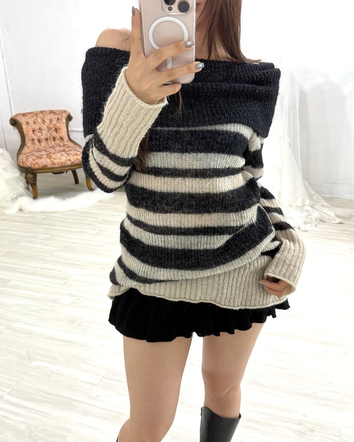 Black and ivory stripe off shoulder knit 상품이미지6