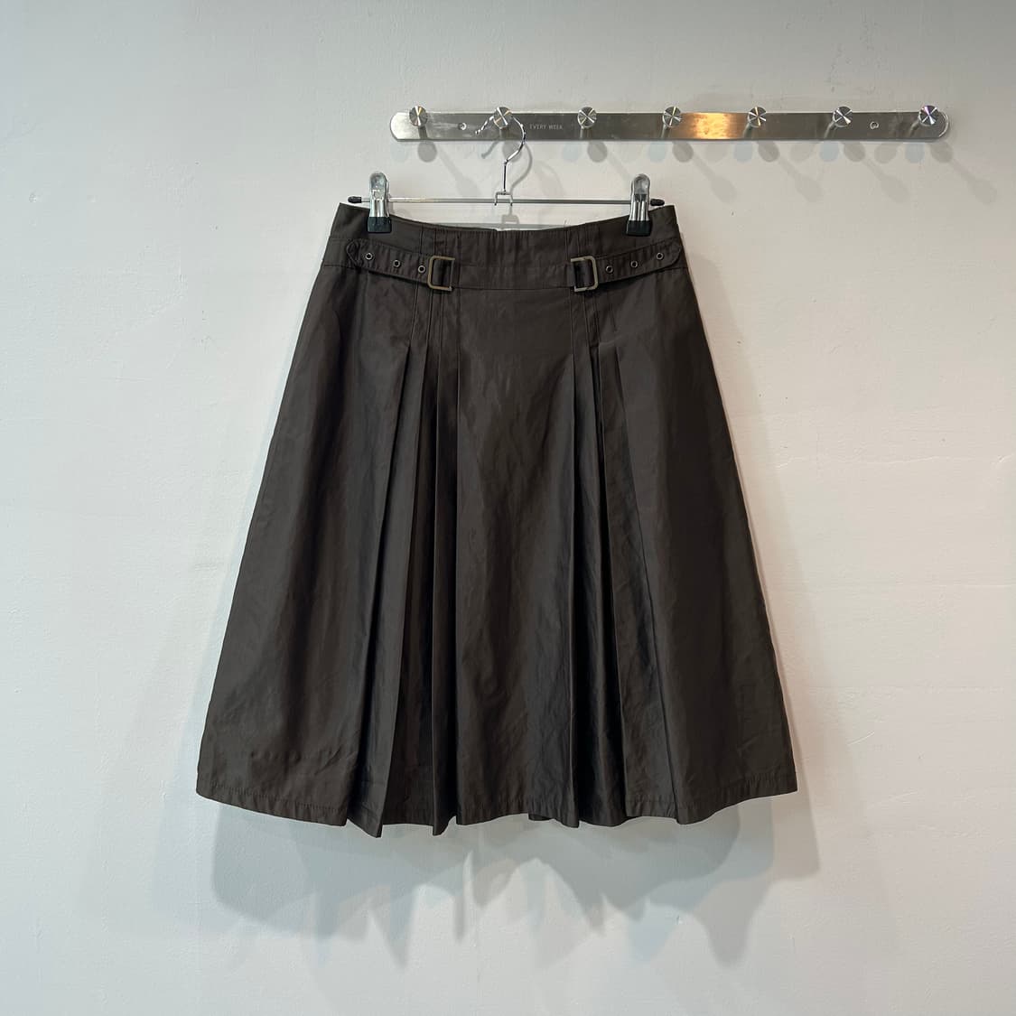 브라운 버클 플리츠 스커트 상품이미지1