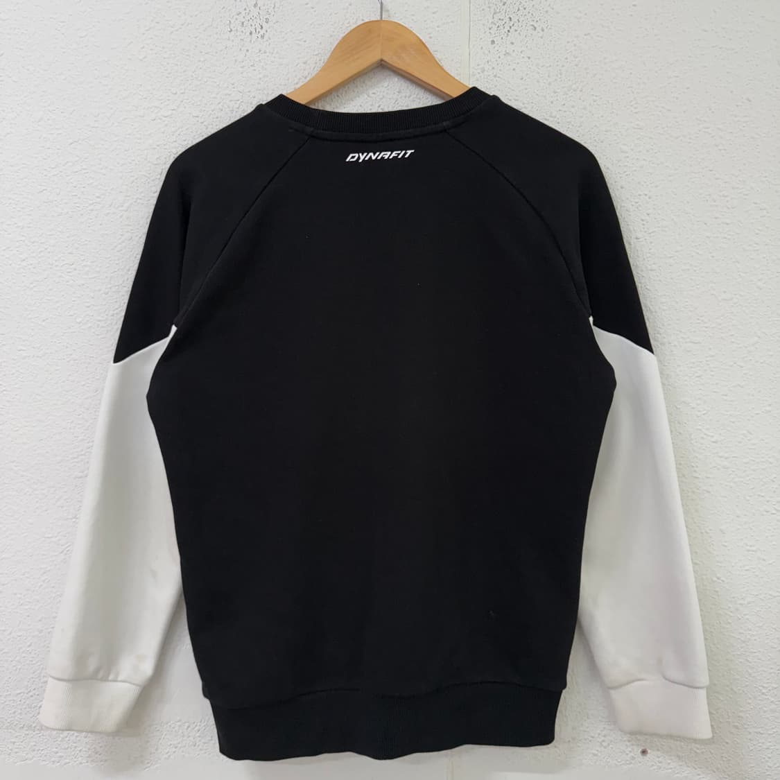 [S] 다이나핏 크루넥 긴팔 맨투맨 블랙 화이트 1859 상품이미지2