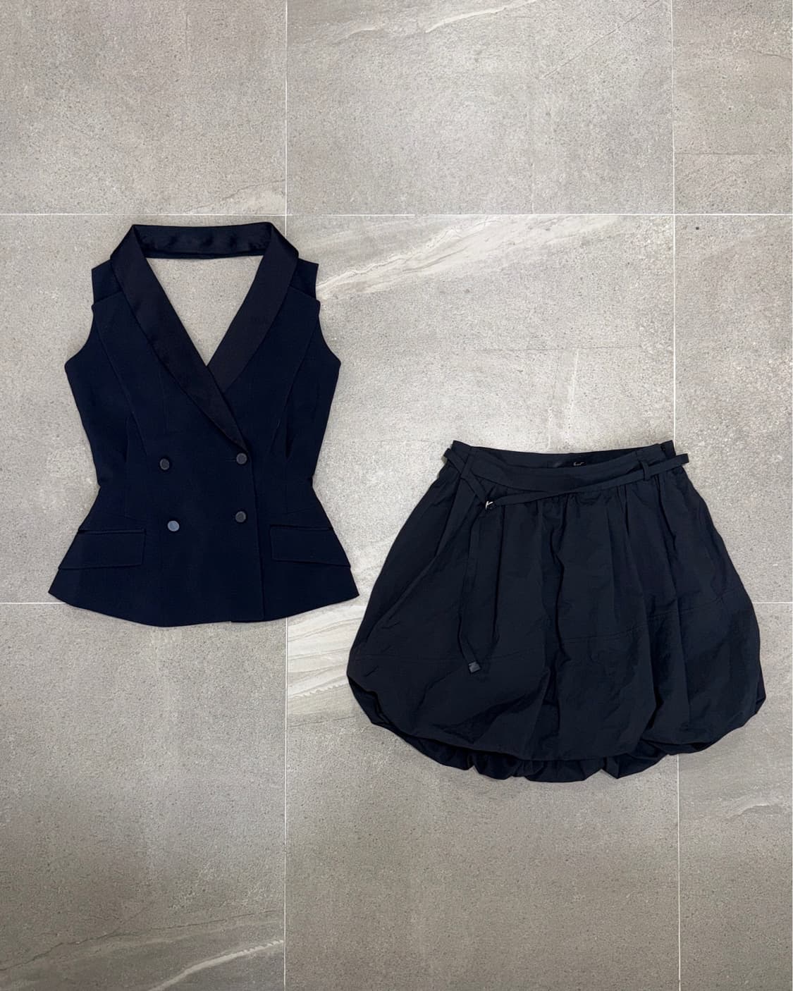 Obzee navy double button halter vest 상품이미지1
