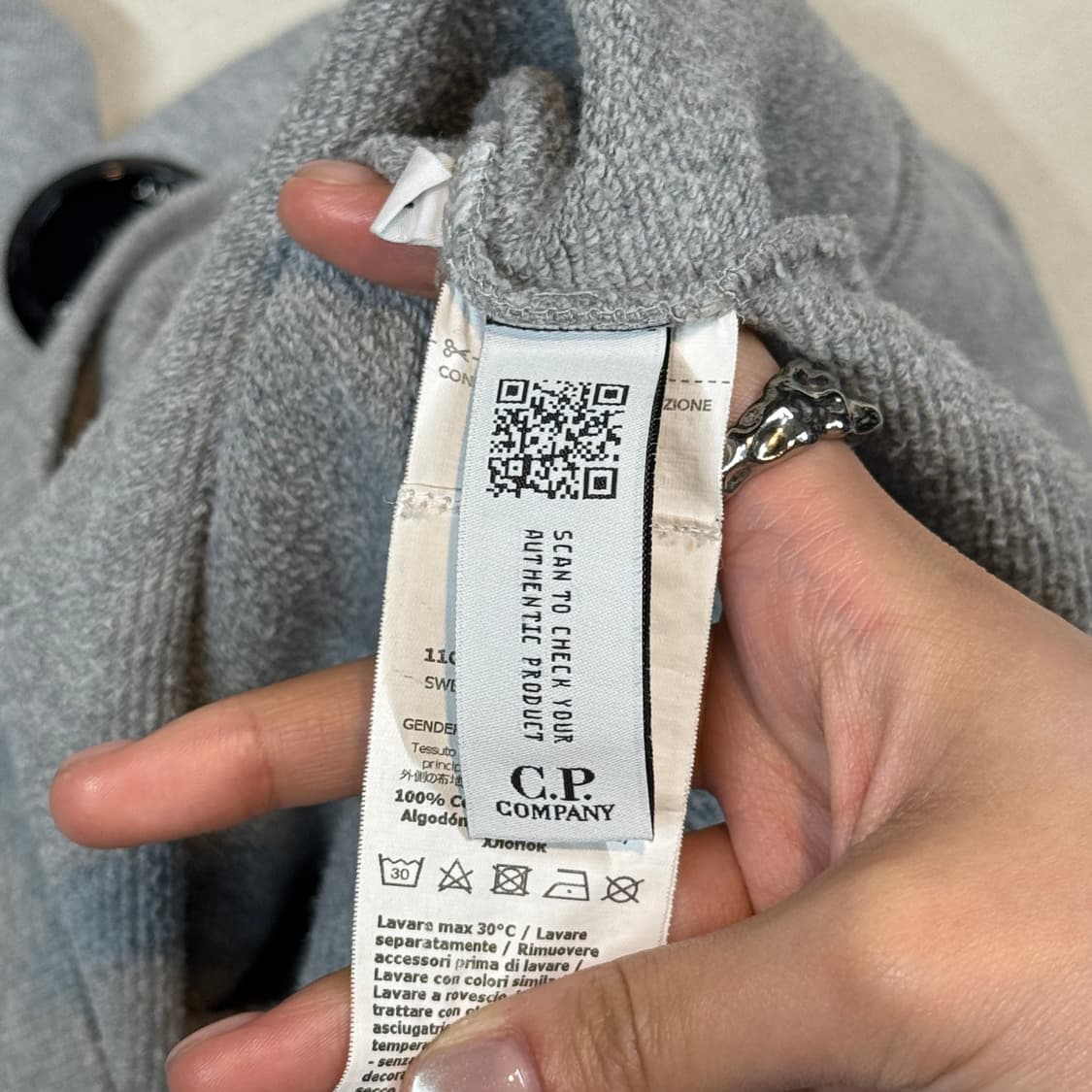 XL) CP 컴퍼니 씨피컴퍼니 렌즈 맨투맨 회색 큐알 정품 상품이미지7