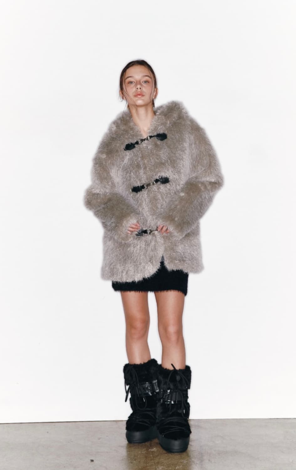 아수라 버클 퍼 코트 (grey) 상품이미지1