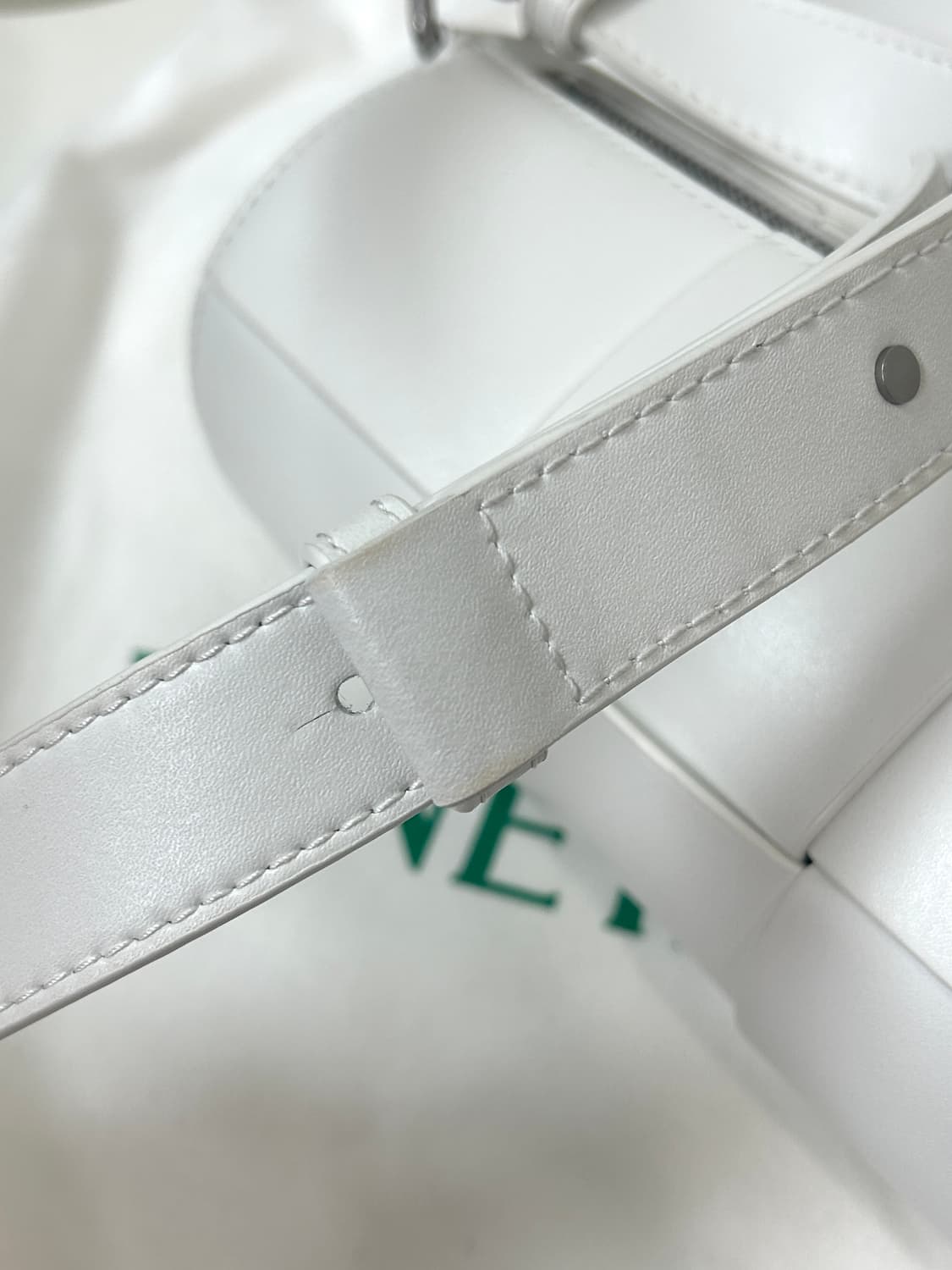 보테가 베네타 카네트 화이트 원통백 상품이미지8