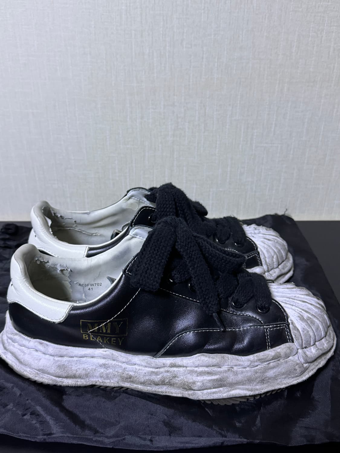[41] 미하라 야스히로 블레이키 OG 솔 레더 로우탑 스니커즈 블랙 상품이미지4