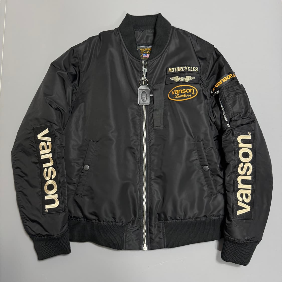 VANSON 블랙 패치로고 후면 스펠 페더 자수 MA-1 플라이트 자켓 상품이미지10