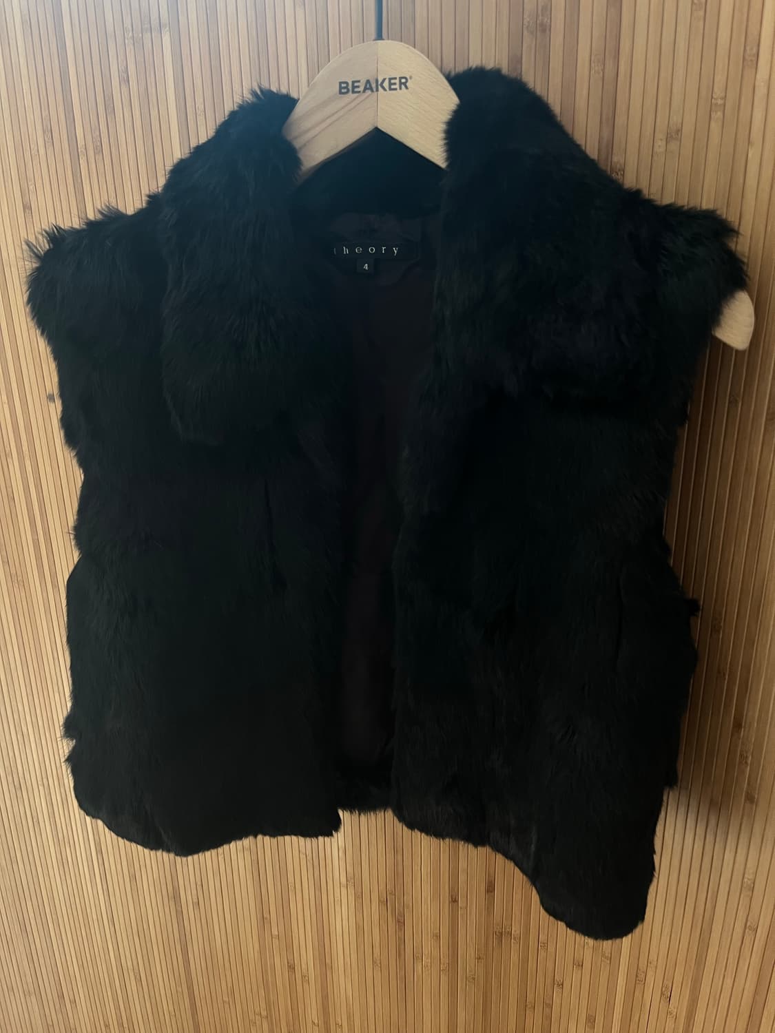 띠어리 레빗 숏베스트 상품이미지1