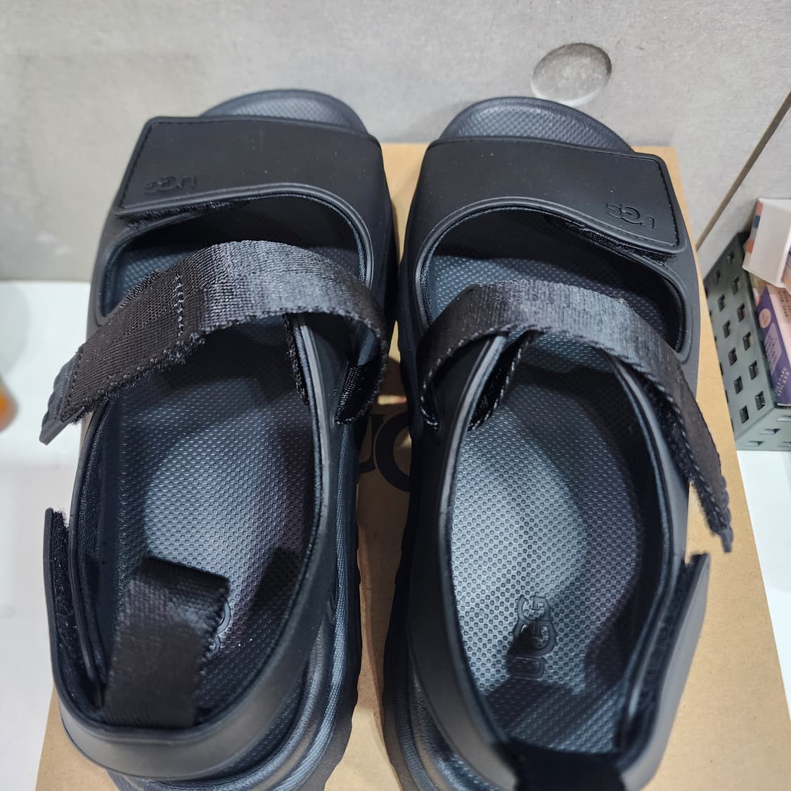 어그 골든글로우 샌들 250 상품이미지3