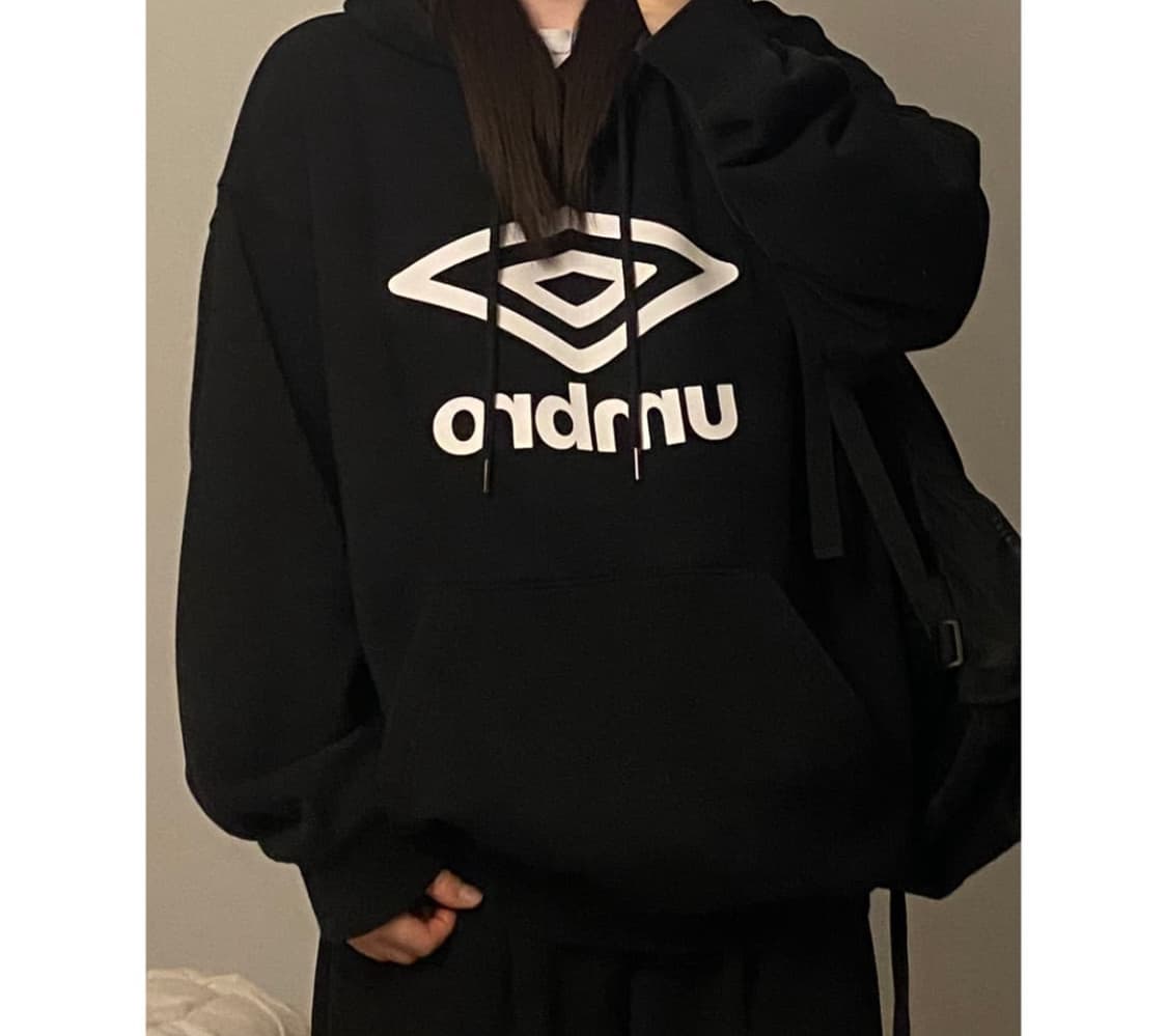 엄브로 후드티 팔아여 상품이미지1