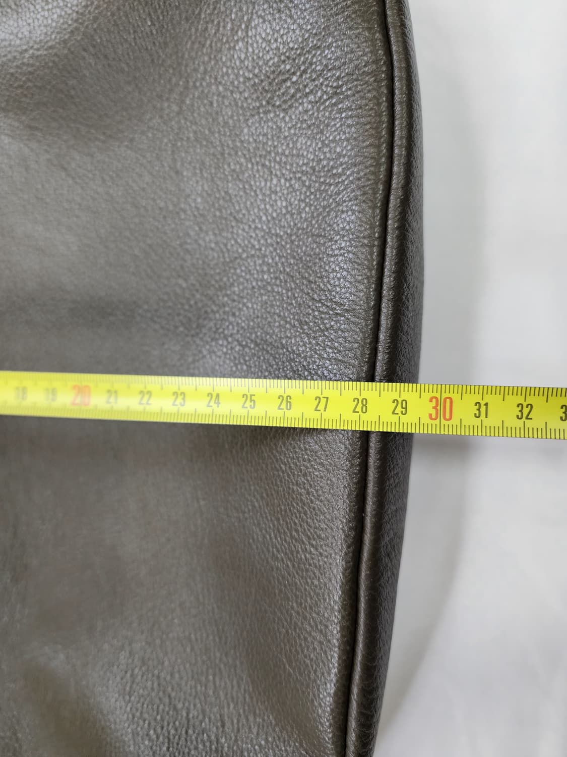 베라왕 샹스 빅백 소가죽 숄더백 카키 상품이미지8