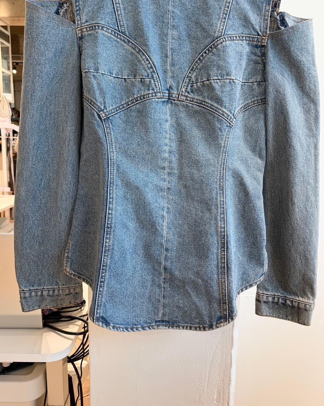 준지 데님 숄더 컷아웃 탑 상품이미지6