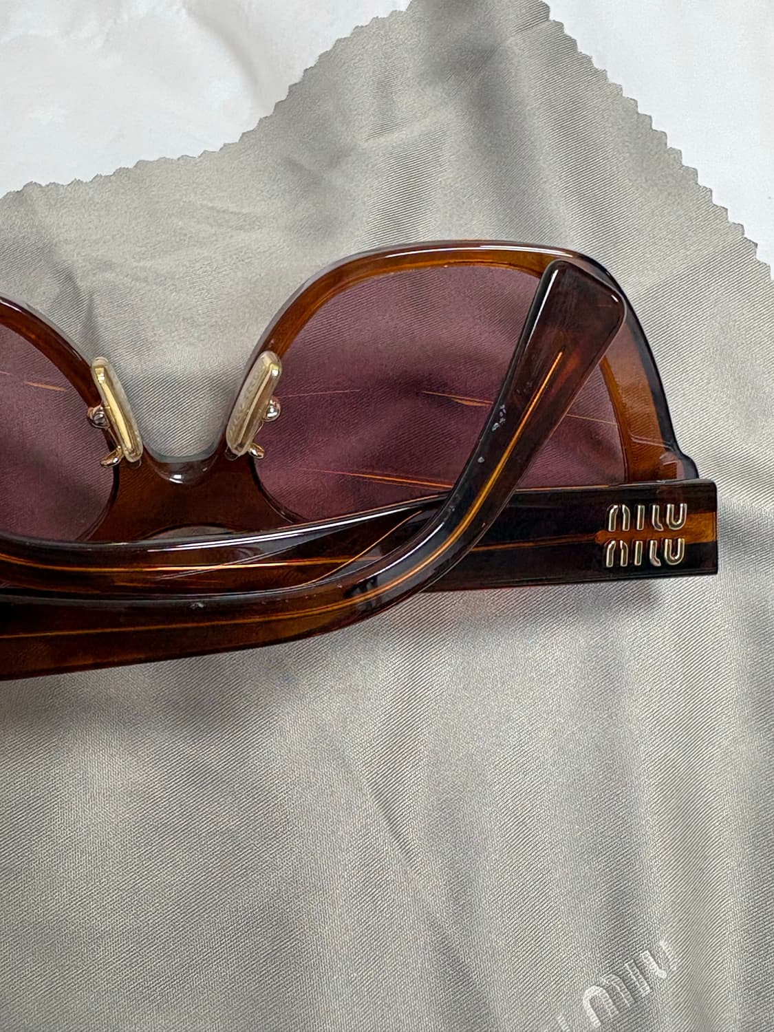 미우미우 선글라스 OMU 02ZS11Q50D 면세점 구매 상품이미지3
