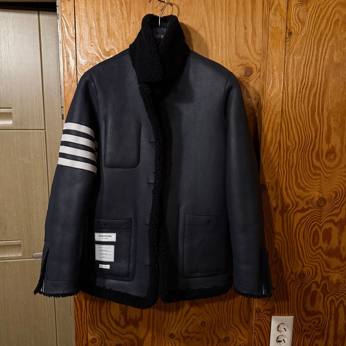 톰브라운 다이드 리버서블 시어링 무스탕 자켓  상품이미지1