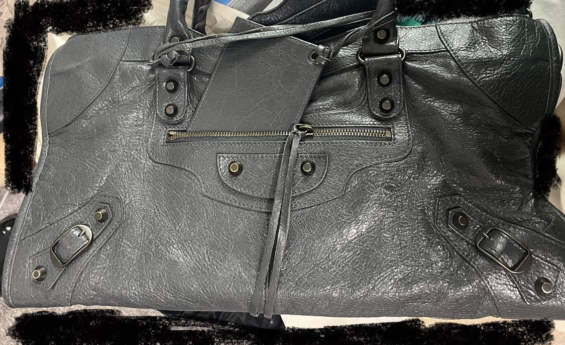 발렌시아가 시티 모터백  파트타임 다크그레이 판매합니다 상품이미지2