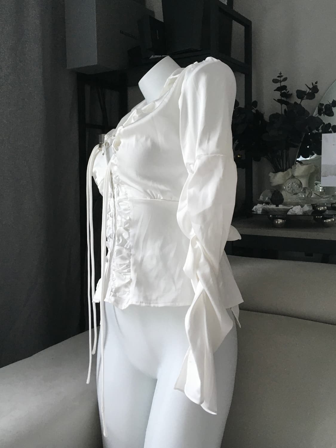 ༒ Back lace point shirring blouse 상품이미지4