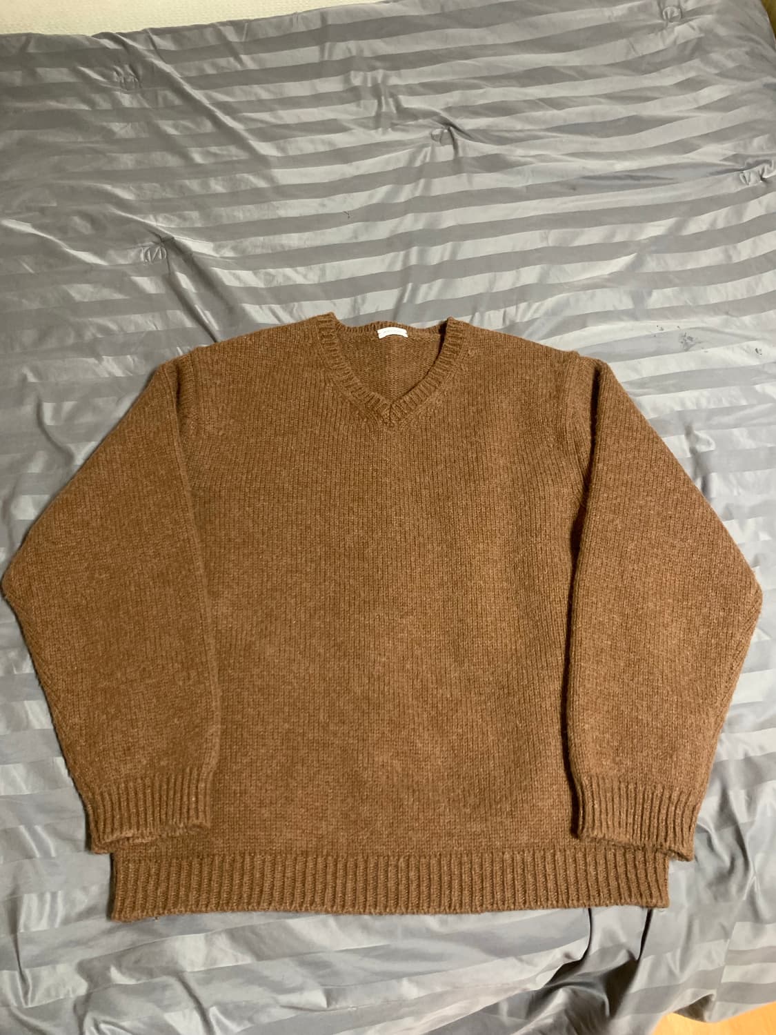 우드비 울 브이넥 니트 상품이미지1