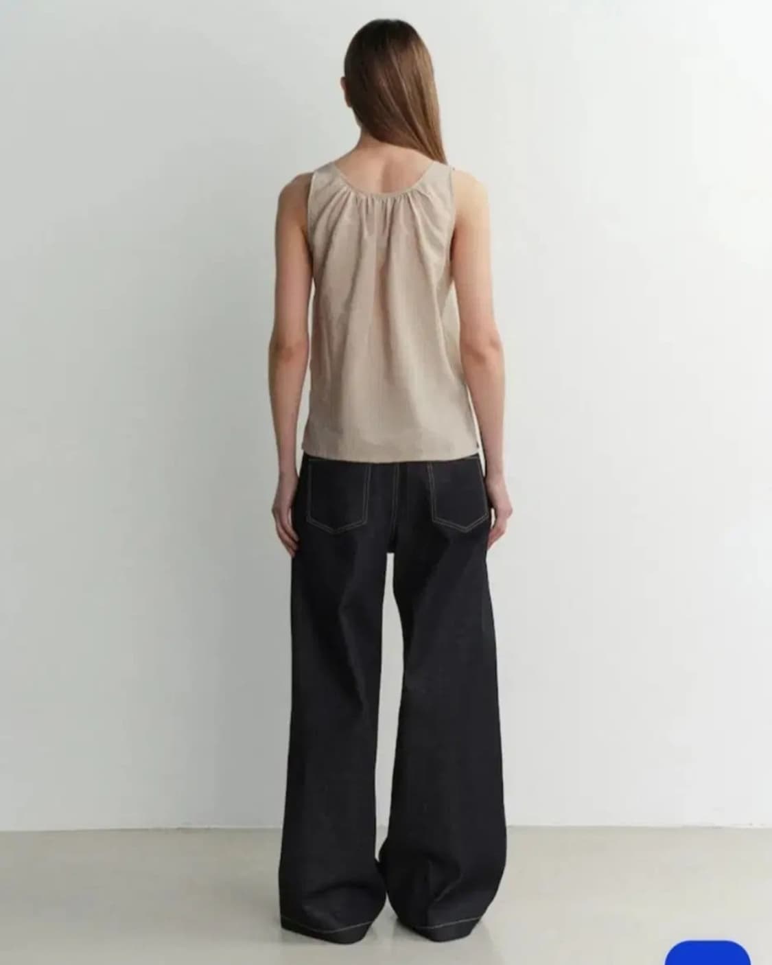 EAAH 이아 레이온 슬리브리스 탑 베이지 상품이미지2