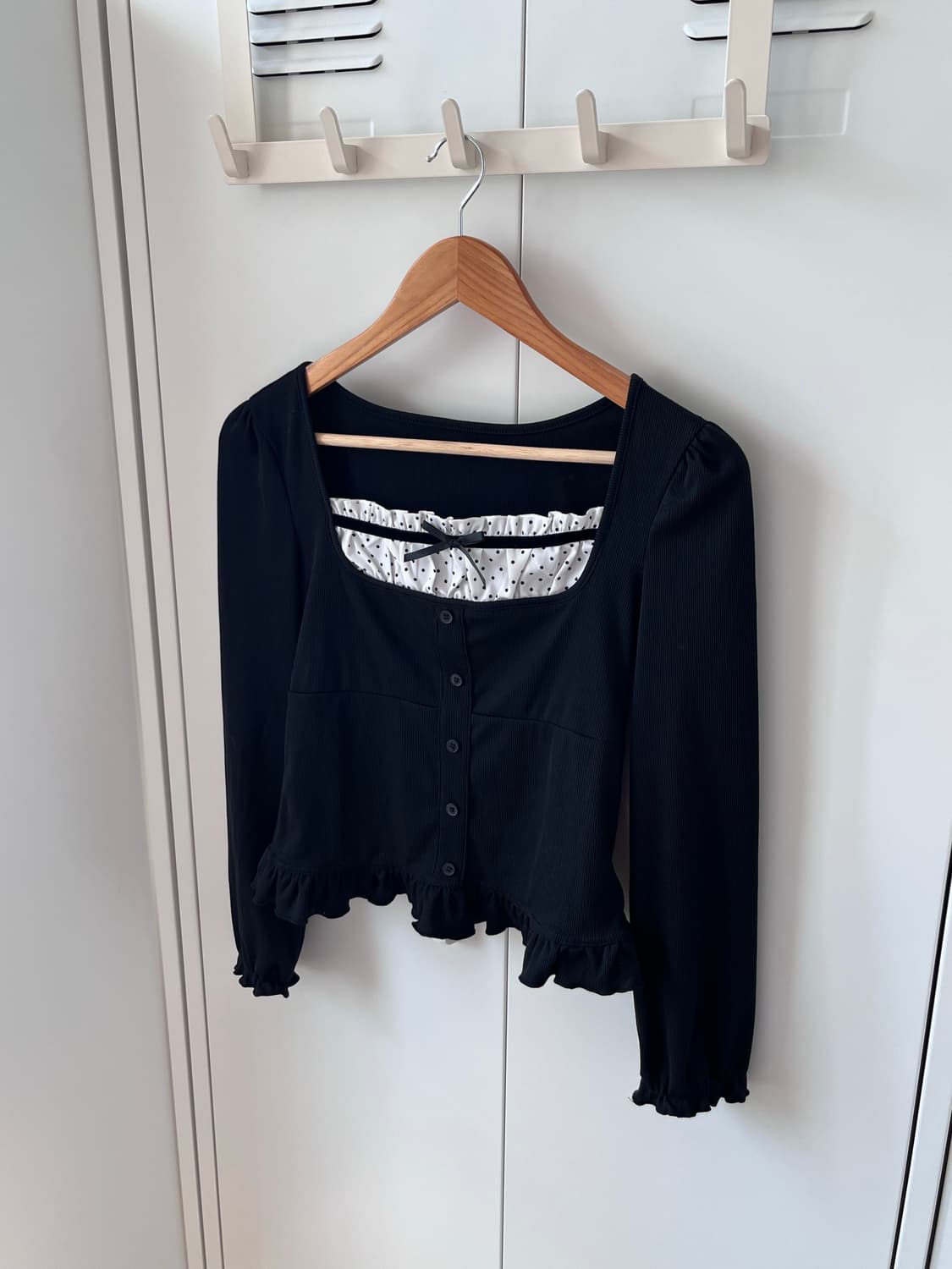 Dazy 도트 셔링 레이어드 러블리 롱 슬리브 상품이미지1