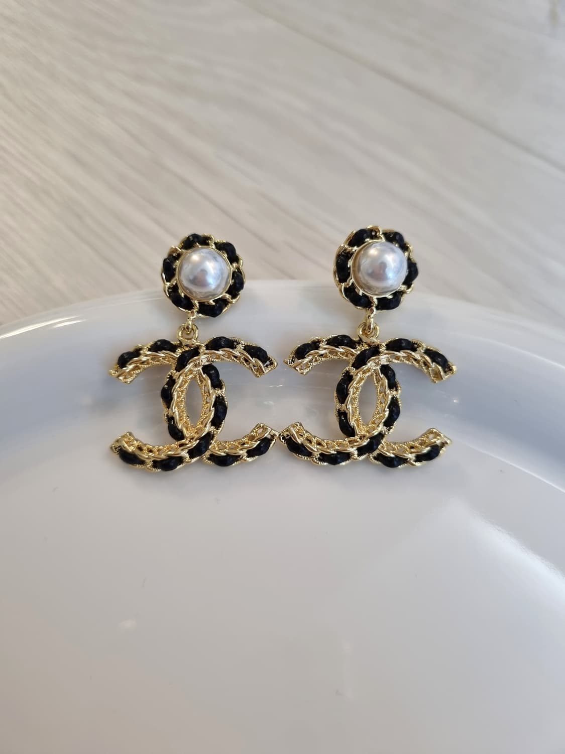 샤넬 업사이클링 금장 체인가죽 드롭 귀걸이 상품이미지1