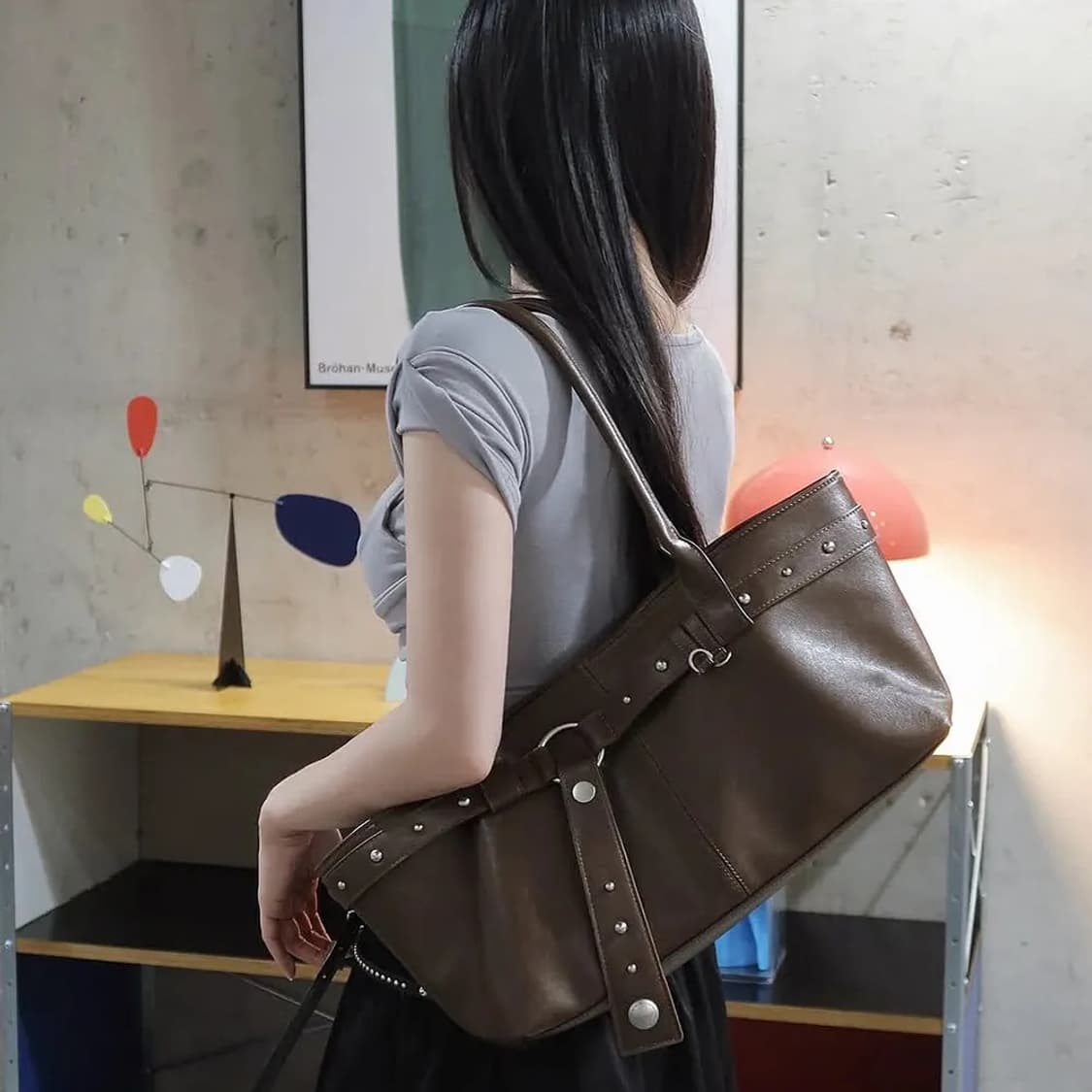 레이몬트 strap stud boat bag 가방 브라운 상품이미지3