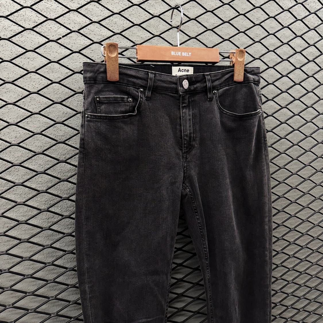 Acne Studios 스킨5 블랙데님 하이웨스트 드라이 워싱 디테일 상품이미지4